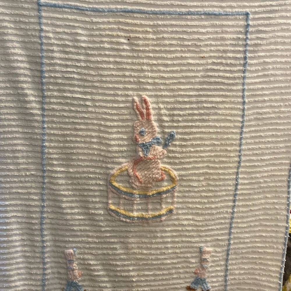 VINTAGE 1970’s throw blanket. Cutter. Great for making pillows 60 x 40 150